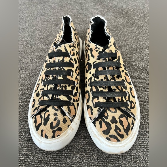 Rocket Dog Sneakers - Picture 1 of 3